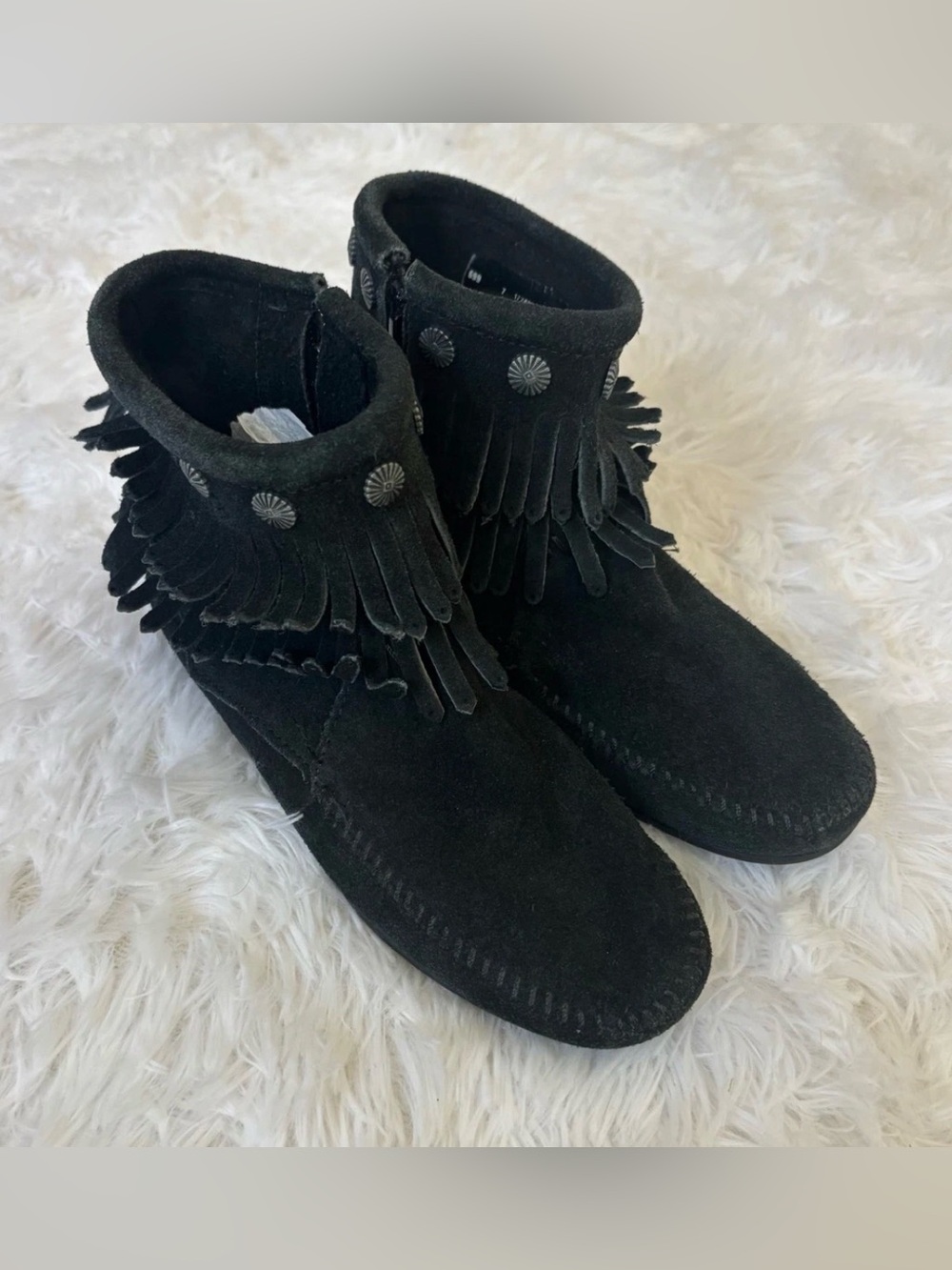 Minnetonka Black Suede Moccasin Fringe Ankle Boots Womens Size 8 Boho Earthy